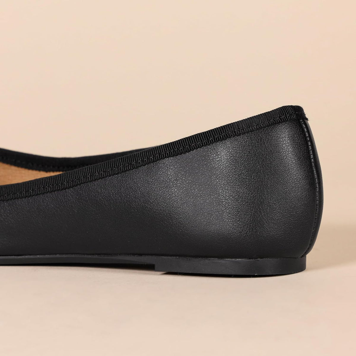 Amazon Essentials Women's Round Toe Ballet Flats