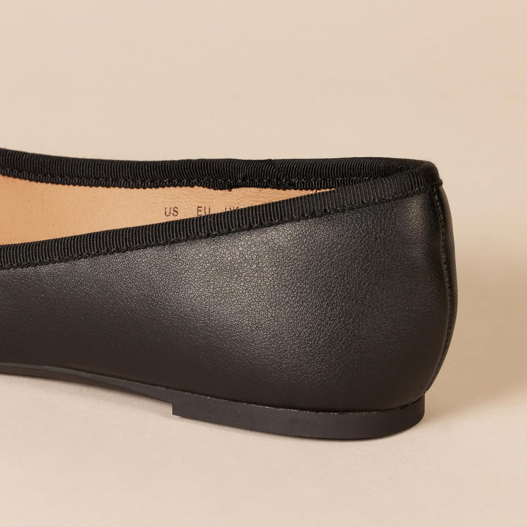 Amazon Essentials Women's Round Toe Ballet Flats